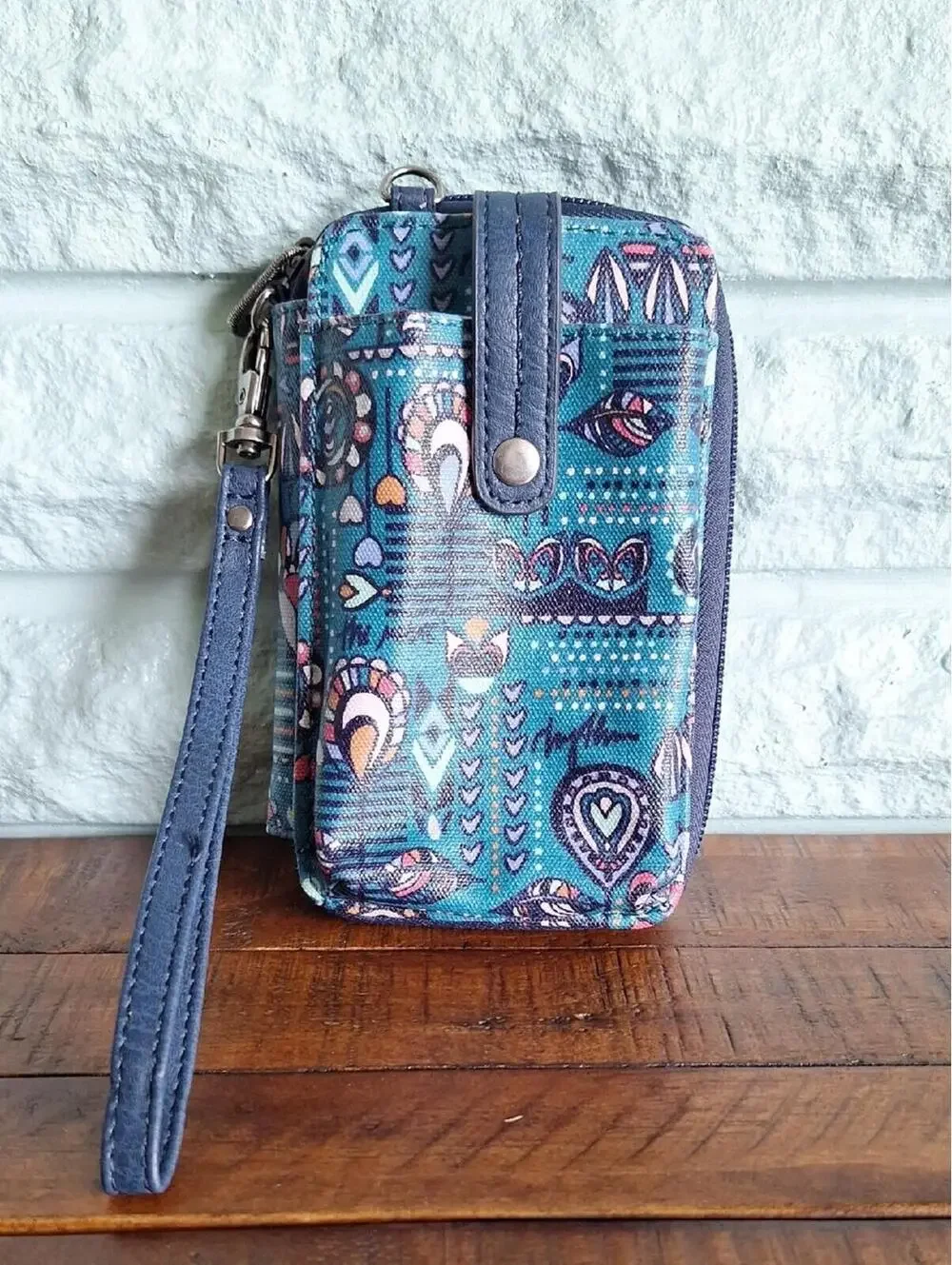Sakroots Blue Floral Zip Wristlet Clutch
